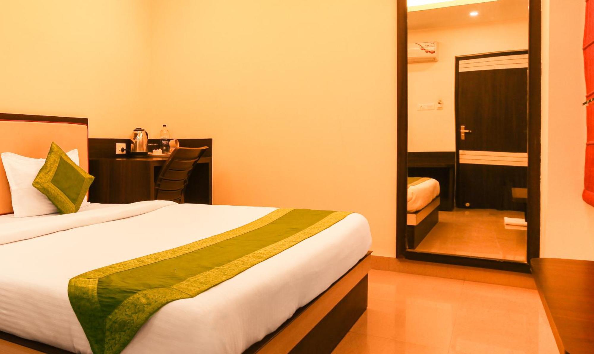 Hotel Janki International Sigra 2 Km From Kashi Vishwanath Temple Varanasi Eksteriør bilde