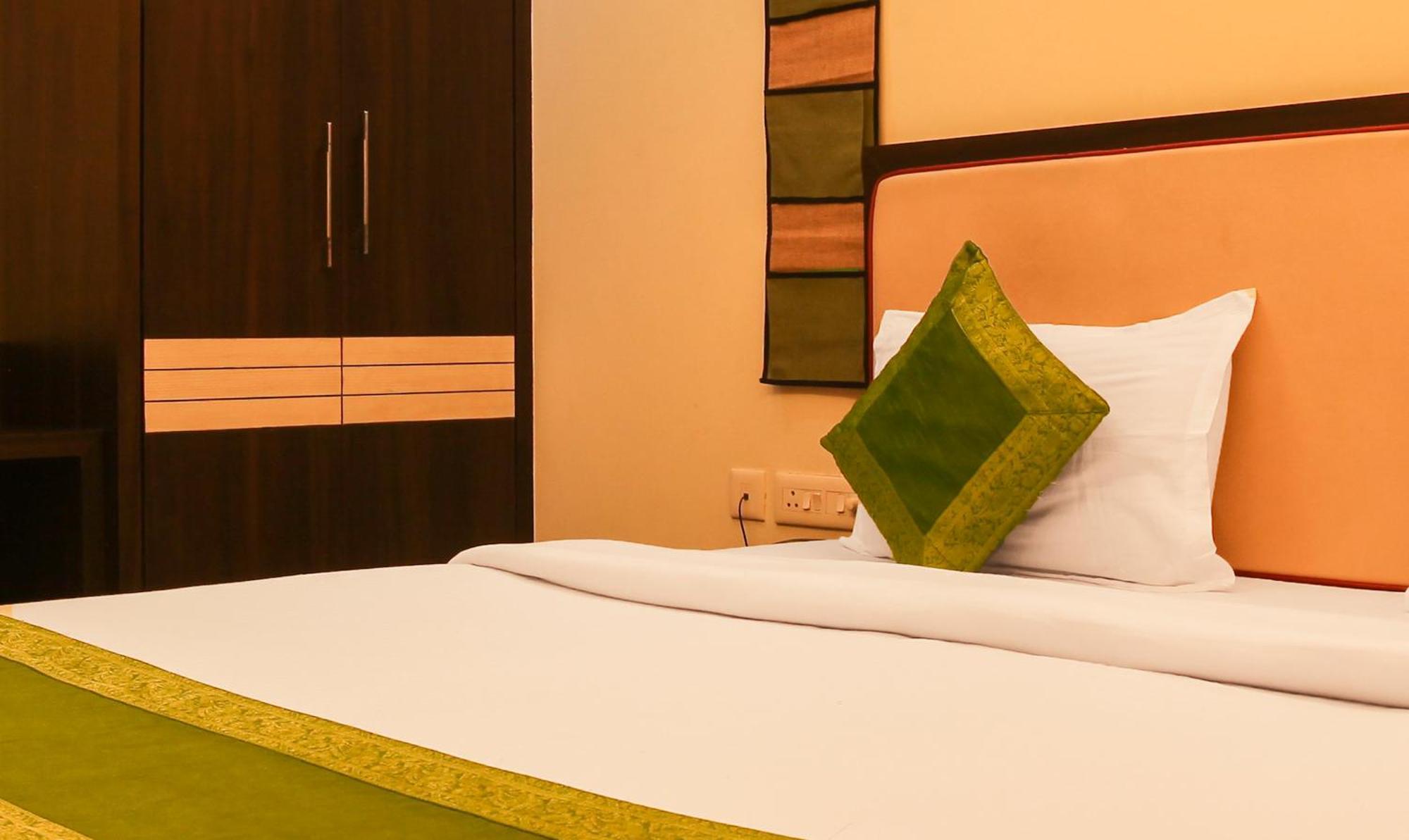 Hotel Janki International Sigra 2 Km From Kashi Vishwanath Temple Varanasi Eksteriør bilde