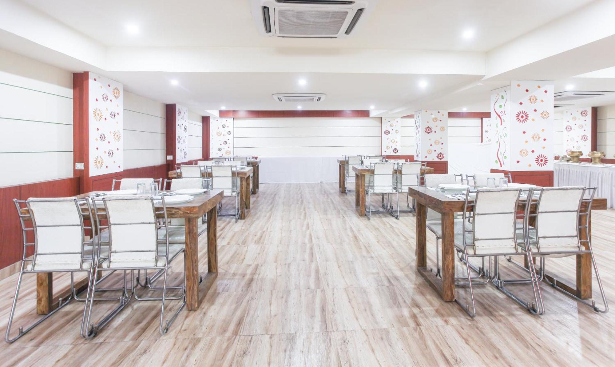 Hotel Janki International Sigra 2 Km From Kashi Vishwanath Temple Varanasi Eksteriør bilde