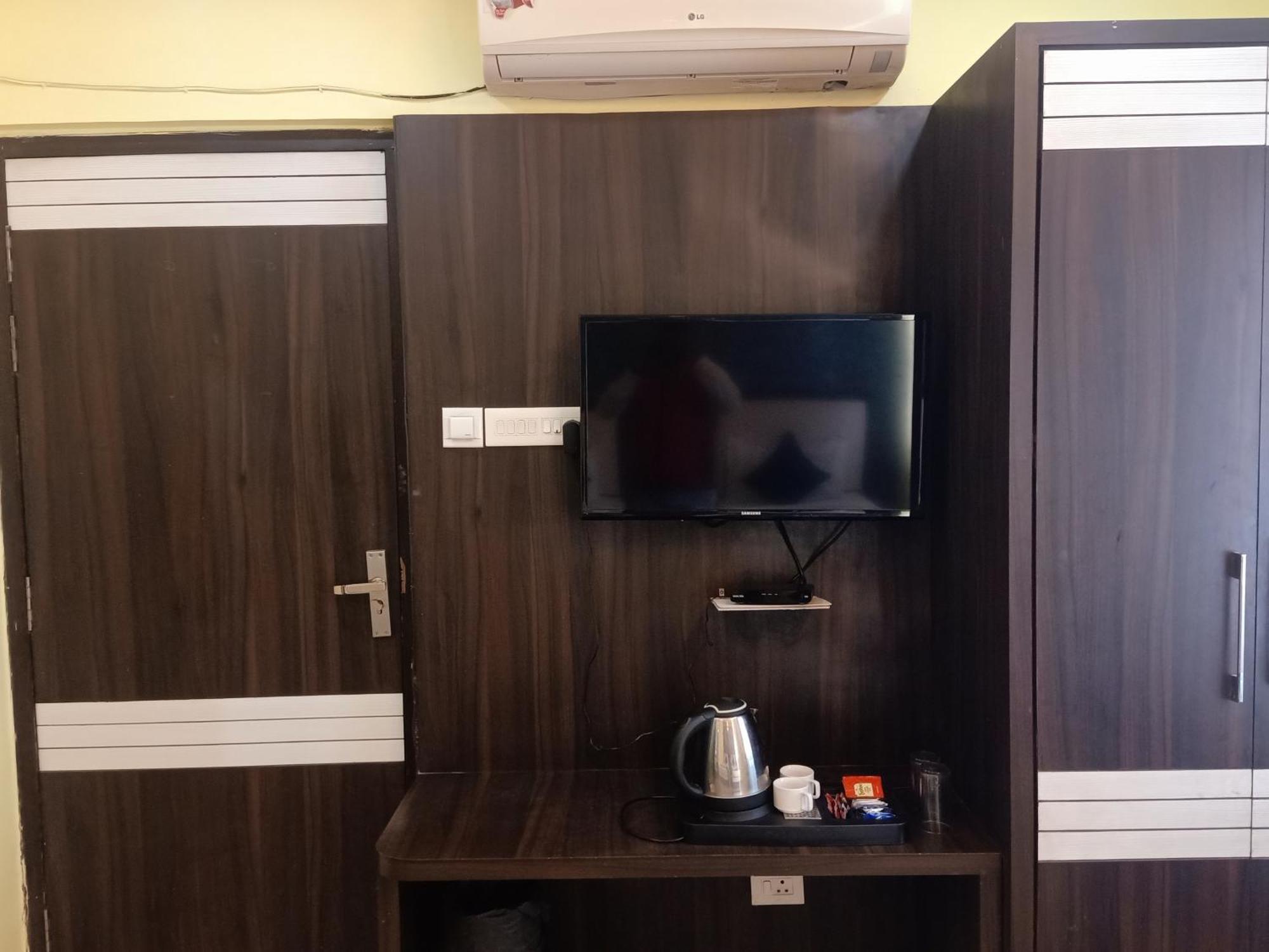 Hotel Janki International Sigra 2 Km From Kashi Vishwanath Temple Varanasi Eksteriør bilde